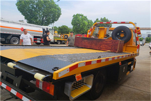 贡嘎附近拖车电话号码服务